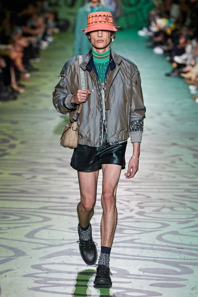 Look 29